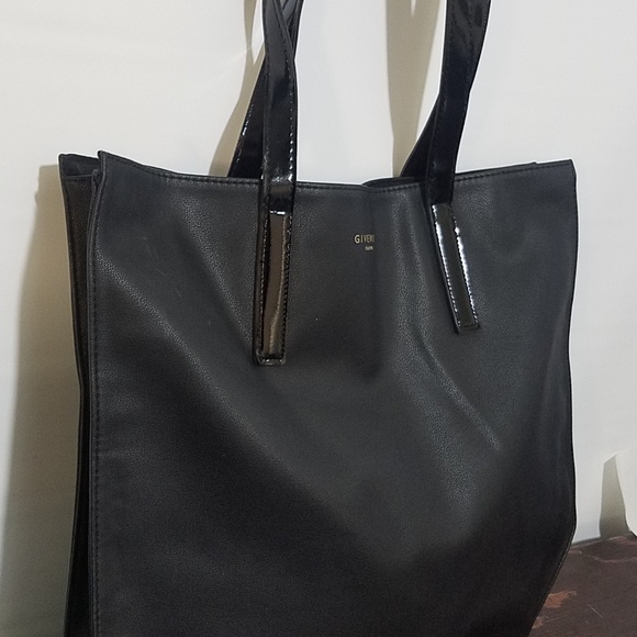 Givenchy Handbags - Givenchy Parfumes Black Large Skinny tote